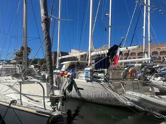 Hyères 83400 Achat / Vente appartement 2 pièces t2 terrasse parking