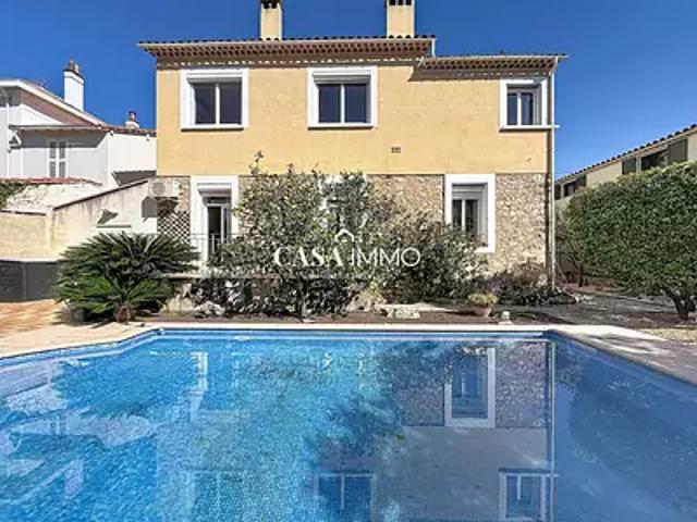 Hyères 83400 Achat / Vente maison 8 pièces t8 piscine terrasse