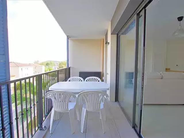 Hyères 83400 Location appartement 2 pièces t2 terrasse
