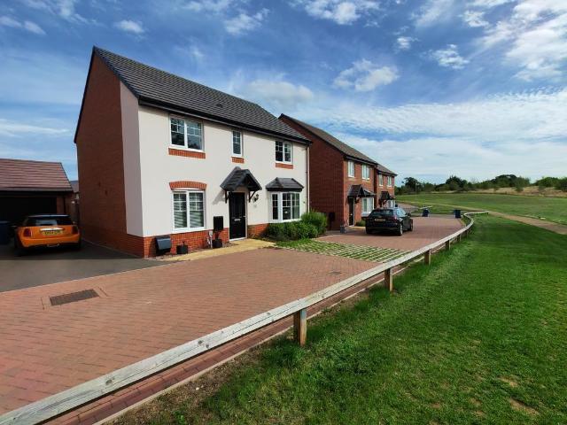 Hylton Road, STAFFORD, ST16 4 bed house to rent £1,700 pcm £392 pw
