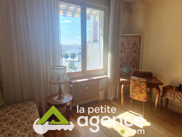 Hyper Centre Appartement 5 pièces 116 m2 avec ascenseur