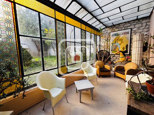 HYPER CENTRE VILLE, HOTEL PARTICULIER AVEC JARDIN ET GARAGE, TYPE 10, 282.98M2