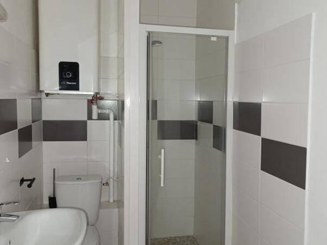 HYPERCENTRE RUE EDOUARD FOURNIER F2 RENOVE