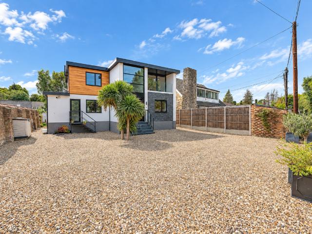 Hythe End Road, Wraysbury TW19, 3 bed detached house to rent, £6,000 pcm | PrimeLocation