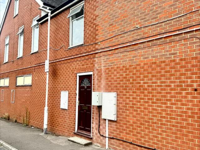 Hythe Road, Ashford TN24 4 bed flat to rent £1,500 pcm £346 pw