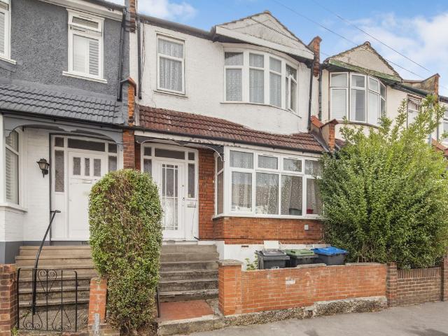 Hythe Road, Thornton Heath CR7, 3 bed flat to rent, £2,200 pcm | PrimeLocation