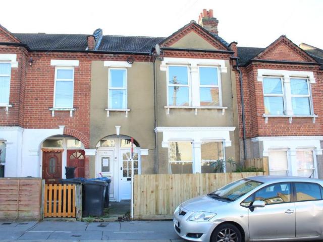 Hythe Road, Thornton Heath, CR7 3 bed maisonette to rent £1,650 pcm £381 pw
