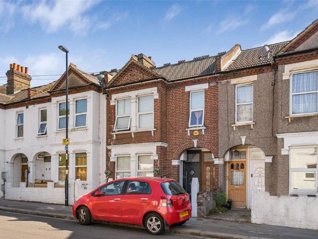 Hythe Road, Thornton Heath, CR7 3 bed maisonette to rent £1,800 pcm £415 pw