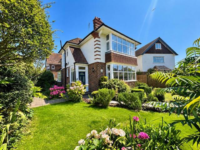 Hythe Road, Worthing BN11 4 bed house to rent £2,950 pcm £681 pw