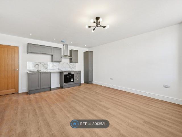 Hythe St, Dartford DA1, 2 bed flat to rent, £1,600 pcm | PrimeLocation