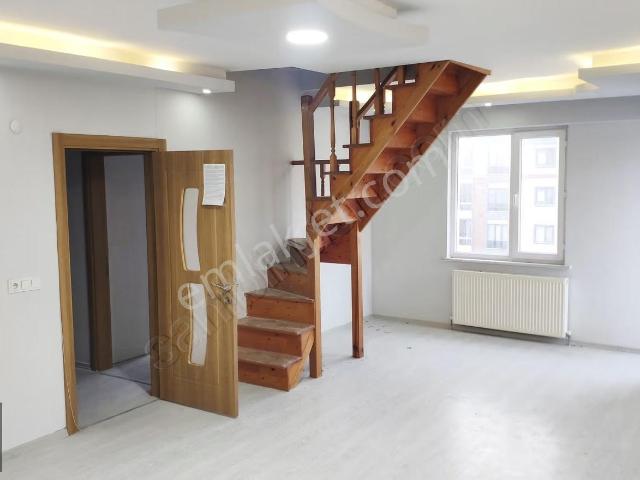 İmamoğlu Dan Kapaklı Belediye Yakını 160m2 Dublex Uygun Daire