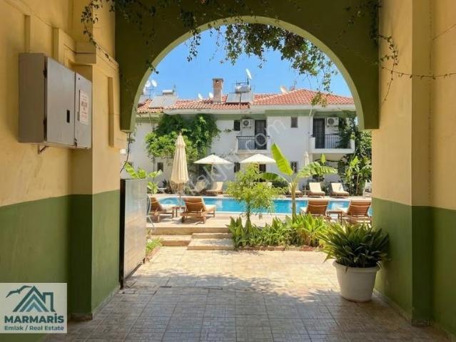 İçmeler Satılık Sahile 370 M. 3+1 Havuzlu Dubleks, Villa Tadında