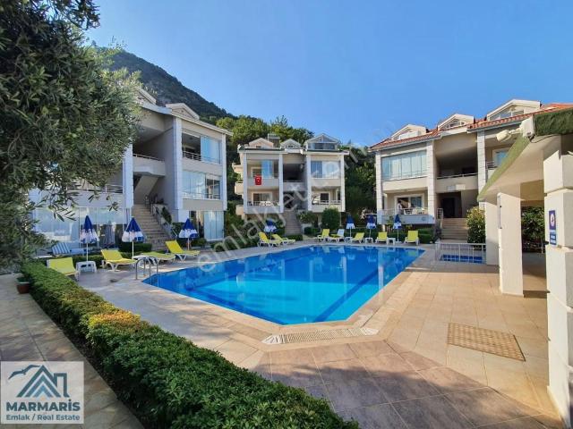 İçmeler'de Denize Yakın 3+1 Dubleks Daire: Havuz, Orman Manzara