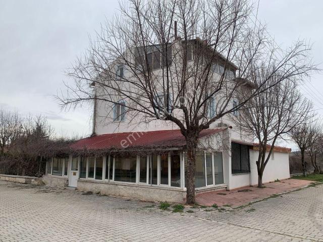İmişehir Köy İçi, Köşebaşı 3 Katlı Ev