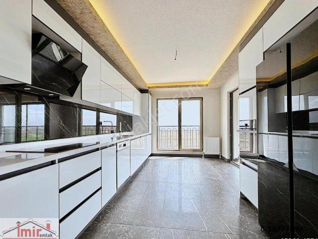 İmir Emlak'tan Mimar Sinanda 4+1 185m2 Kapalı Garaj 5.kat Güney