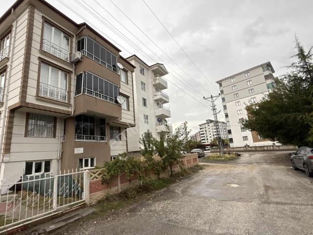 İmkb Kız Lisesi Arkasında Büyük 2+1 Kiralık Daire