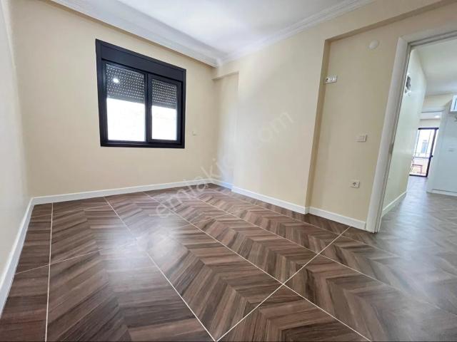 İmren Gayrimenkulden Kiralık Sefaköy Merkezde Kemalpaşa Mh. Sıfır Yeni Bina 2+1 80 M2 Arakat Daire