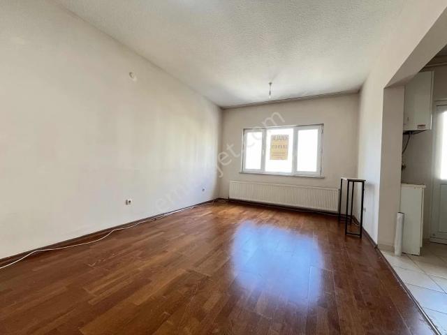 İmren Gayrimenkulden Menekşe 2 Sitesinde 2+1 85 M2 Arakat