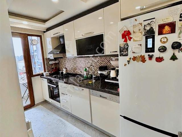 İmren Gayrimenkulden Yeşilova Mh. 2+1 75 M2 Ön Cephe Köşe Başı