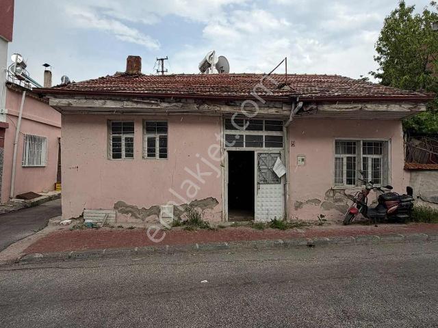 İnal Emlak'tan Cemil Mahallesinde Satılık 2+1 Müstakil Ev