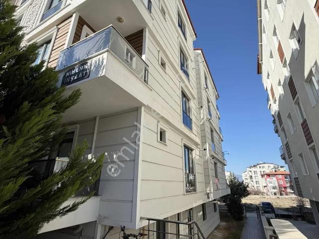 İnal Emlak'tan Emek Mahallesinde Kiralık 1+1 Eşyalı Daire