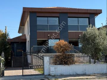 İnal Emlaktan Fevzi Çakmak Mah.’de Satılık 3+1 250 M2 Full Göl Manzaralı Lüks Villa