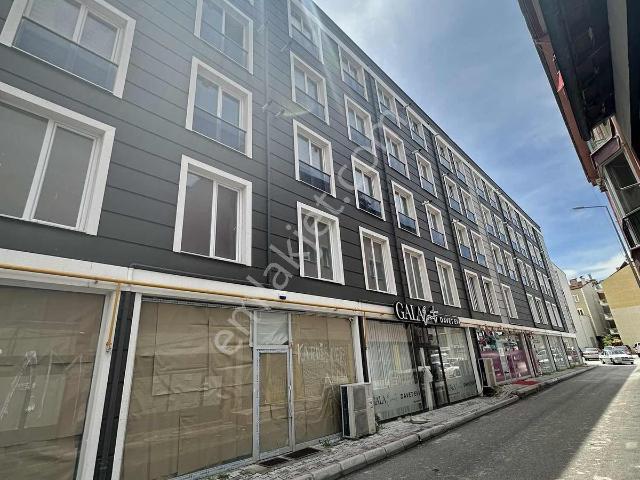 İnal Emlak'tan Merkezde Satılık Eşyalı Kiracılı 1+1 Daire