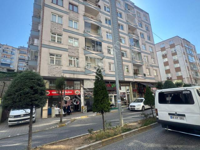 İnanç Emlaktan Giresun Yeniyol Mevkinde İçi Komple Yenilenmiş 3+1 Satılık Daire