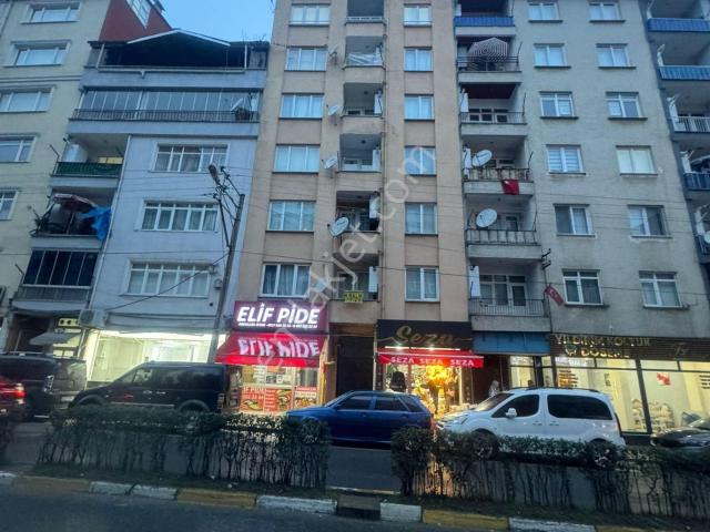 İnanç Emlaktan Hacısiyam Mahallesi İnönü Caddesinde 2+1 Kiralık Daireler