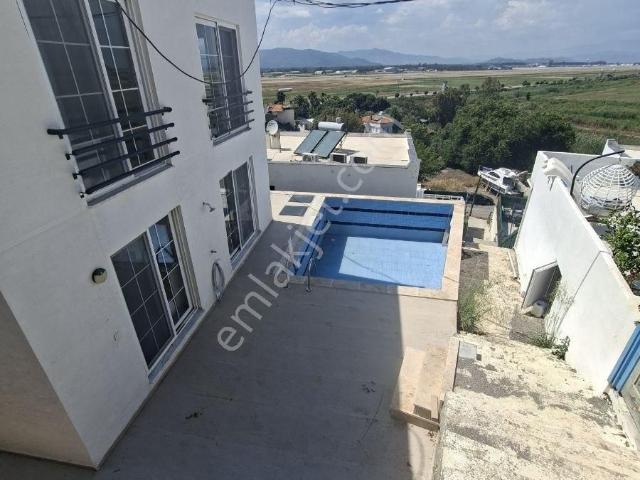 İncebel Tatil Sitesinde Satılık Lüks 3+1 Havuzlu Villa