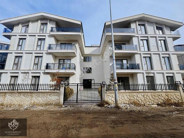İncek'te 1.98 Kredili, Site İçerisinde Satılık Geniş 1+1 Da