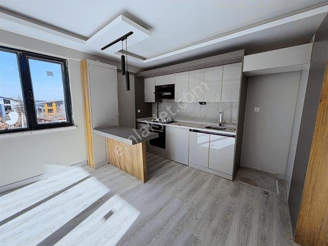 İncek'te Yerden Isıtma/ara Kat/fiber İnternetli 1+1 Kiralık
