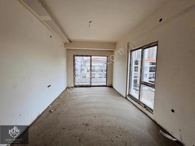 İncekte Bulvar Yakını, Bağımsız Mutfaklı Satılık Lüks 2+1 Daire