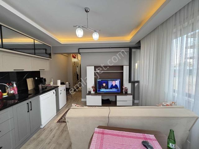 İncek'te Bulvara 50m Market Yanı Yerden Isıtma Eşyalı 1+1