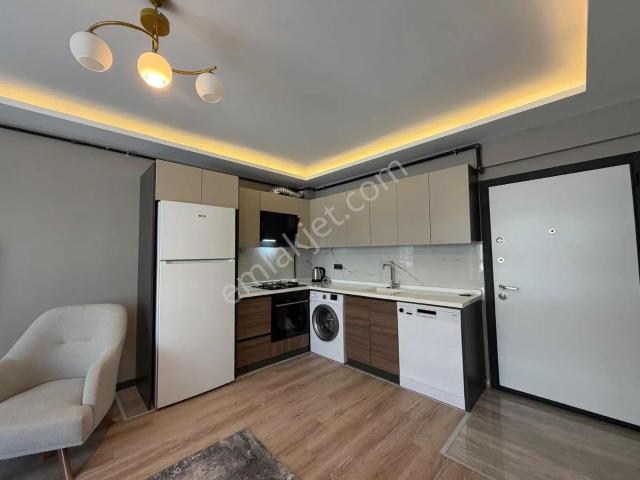 İncek'te Cam Balkonlu Geniş Ferah Lüks Esyalı 1+1 Kiralık