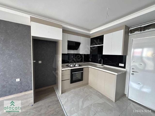 İNCEK'TE CAM BALKONLU İSKANLI BULVARA YAKIN FIRSAT 1+1