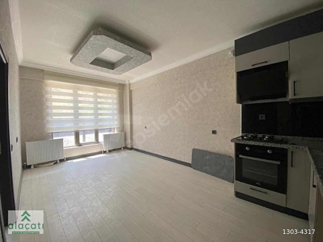 İNCEKTE GÜNEY CEPHELİ CAM BALKONLU MASRAFSIZ KİRALIK 1+1