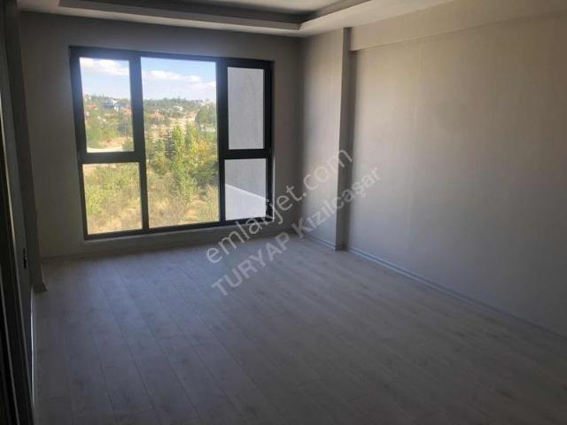 İncek'te Güvenlikli Sitede Kiralık 2+1 Dubleks Daire