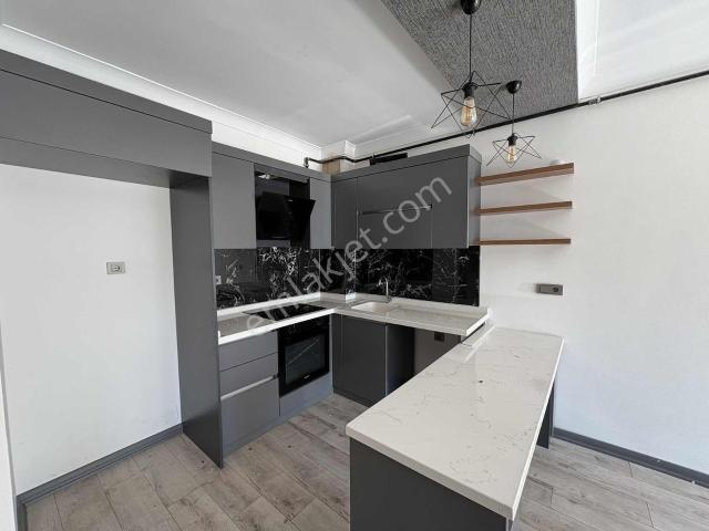 İncek'te İskanlı Fiber Alt Yapılı Güney Cephe 1+1 Boş Kiralık