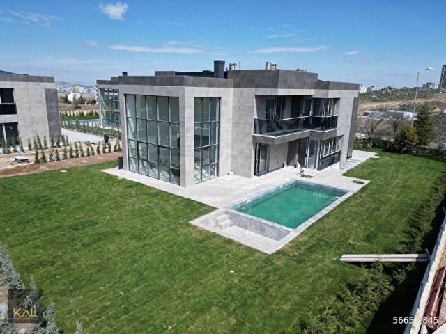 İncek'te Isıtmalı Havuzlu Oturuma Hazır 7+1 2 Adet Villa KALİ AŞ