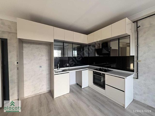 İNCEK'TE JEWELE KOMŞU PARK CEPHELİ İSKANLI ARA KAT 2+1 SATILIK