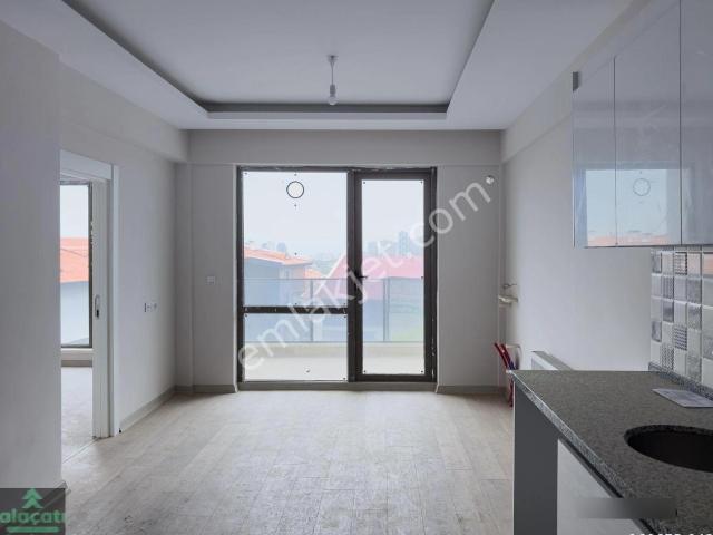 İncekte Site İçinde Oturuma Hazır Manzaralı Geniş Balkonlu 1+1