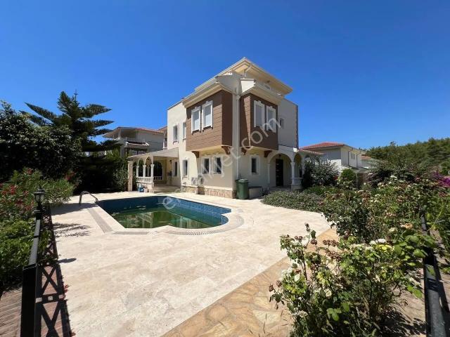 İncekumda Müstakil Havuzlu Ve Garajlı 4+1 Eşyalı Villa