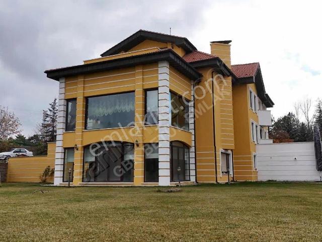İncek 2 Dönüm Arsa Üzerine 950 M² Satılık Lüks Malikane
