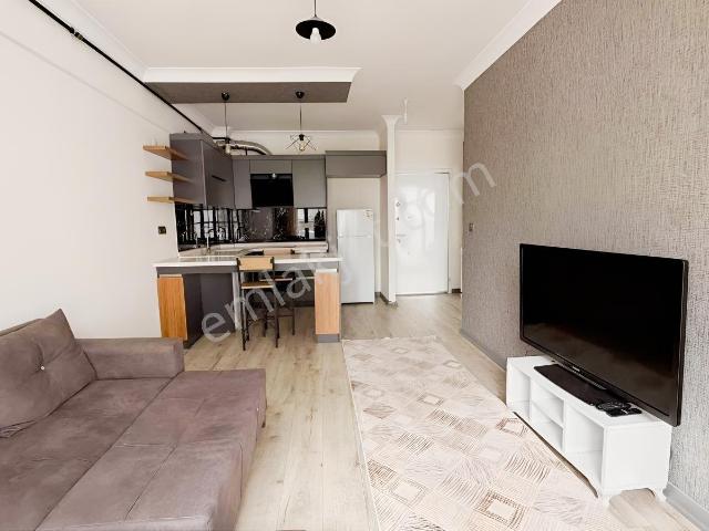 İncek Cadde Yakını Full Mobilyalı 1+1 Site Dairesi