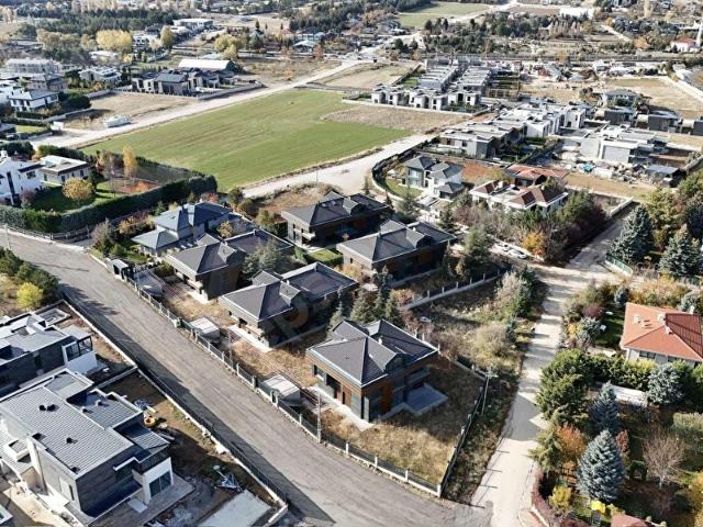 İNCEK AKFEN VİLLALARI 1050 M2 ARSA ÜZERİNE 450 M2 VİLLA FIRSATI