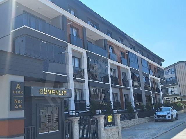 İncek Alaçatıdan Site içerisindeKapalı Mutfaklı Şık 2+1 Daire