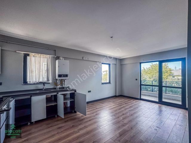 İncek Bulvara Yakın Yüksek Giriş Ön Cephe 1+1 Kiralık Daire