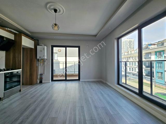 İncek Kızılcaşar Ara Kat Geniş Balkon Çift Çepheli Kiralık 1+1