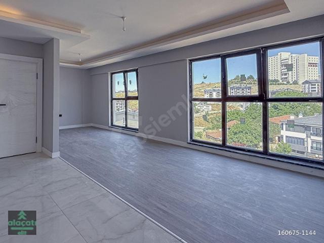İncek Kızılcaşar da Satılık 4+1 Aile Apartmanın Yerden Isıtmalı